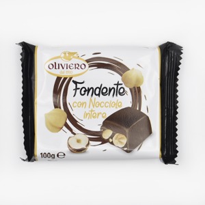 Cioccolato fondente con nocciole intere